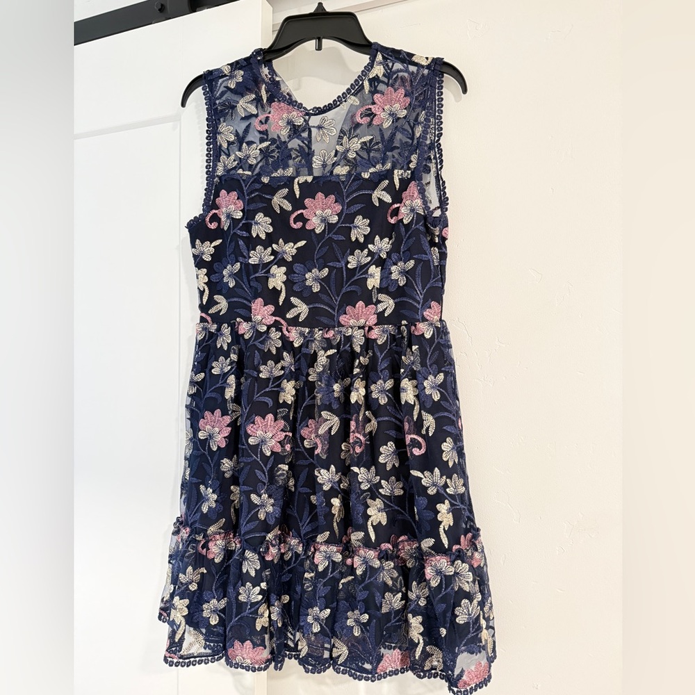 Cupcakes & cashmere Floral Lace Sleeveless Dress